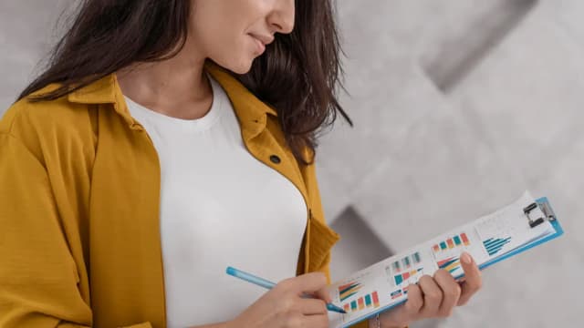 Briefing, análisis y búsqueda